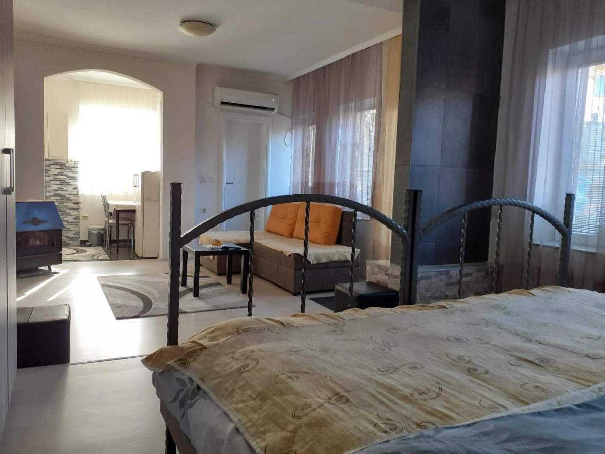 Alex Apartments Kruševo Exteriör bild
